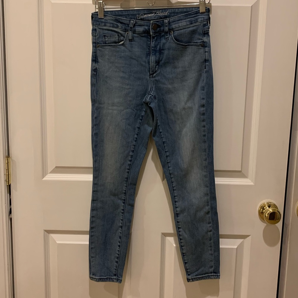 Universal Thread Faded Wash Skinny Jeans